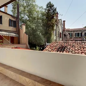 Apartment Traditional With Terrace, Venedig